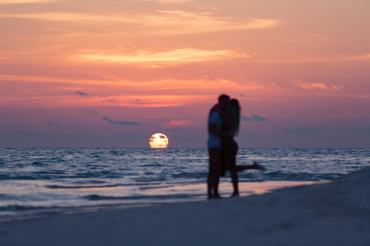 Innahura Maldives Resort Kurendhoo Екстериор снимка