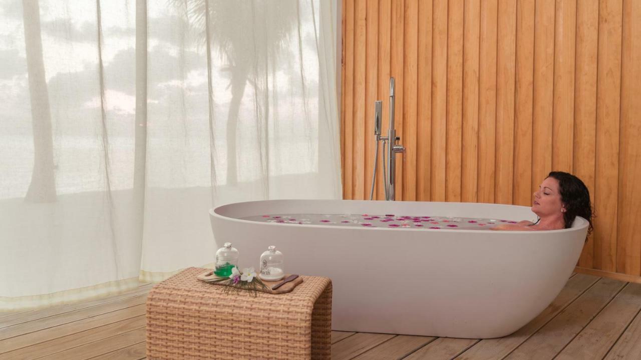Innahura Maldives Resort Kurendhoo Екстериор снимка